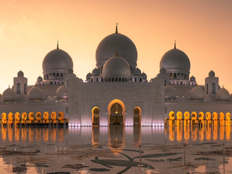 الرعاية والتواصل مع المسلمين الجدد